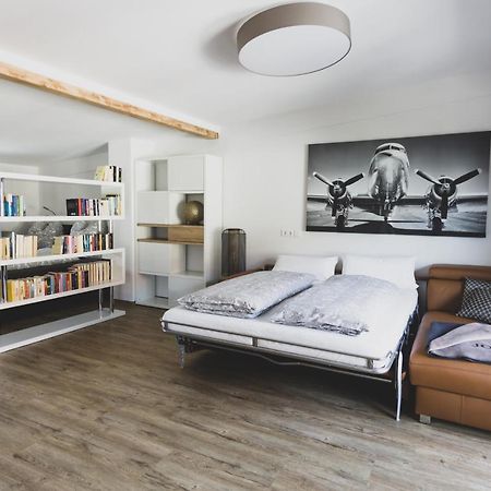 Modernes Loft vor den Toren des Chiemgaus Tacherting Exterior foto