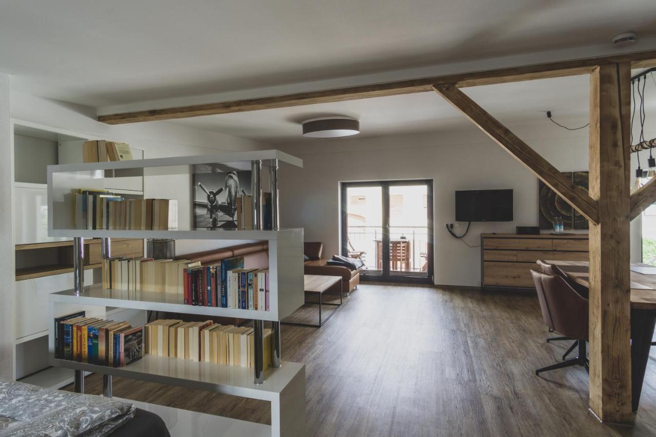 Modernes Loft vor den Toren des Chiemgaus Tacherting Exterior foto