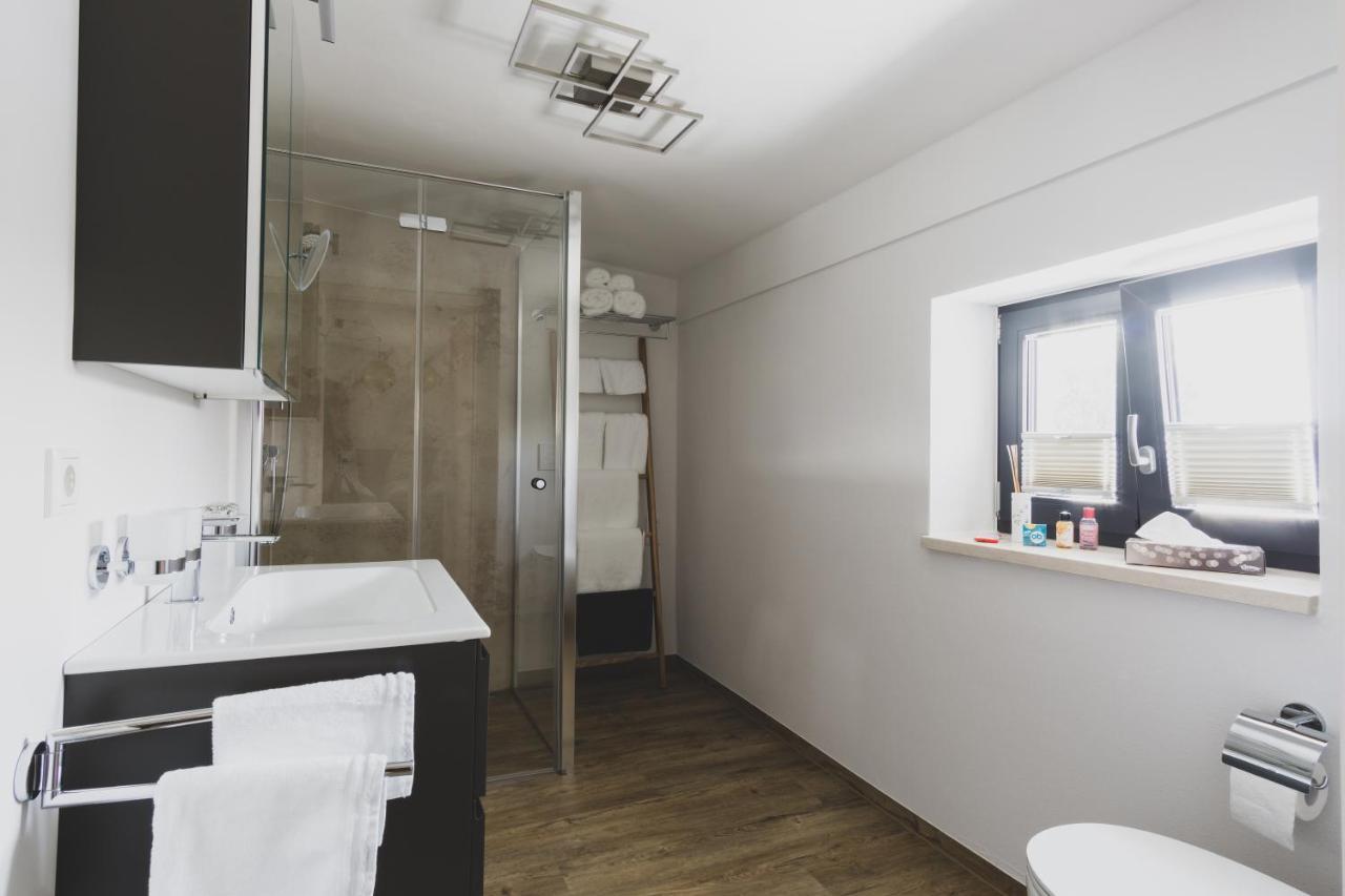 Modernes Loft vor den Toren des Chiemgaus Tacherting Exterior foto