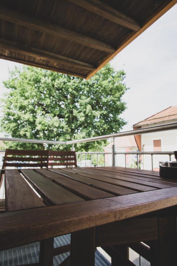 Modernes Loft vor den Toren des Chiemgaus Tacherting Exterior foto